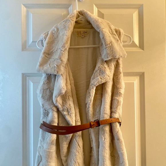 Faux Fur, cream color with tan slim belt, size M - Picture 6 of 8